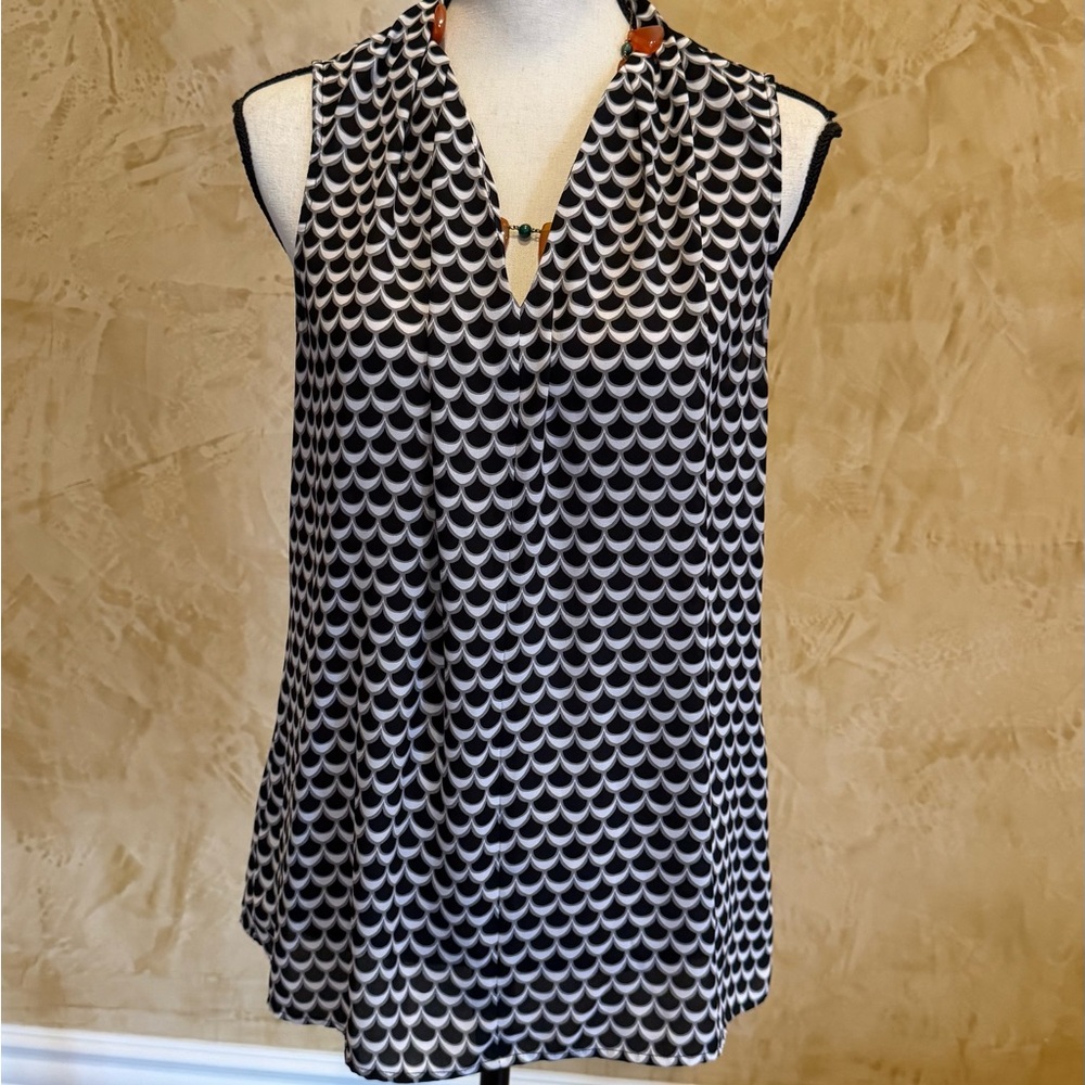 Black and White Patterned Women's Top